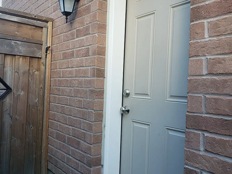 33 Major Cres — Photo 2