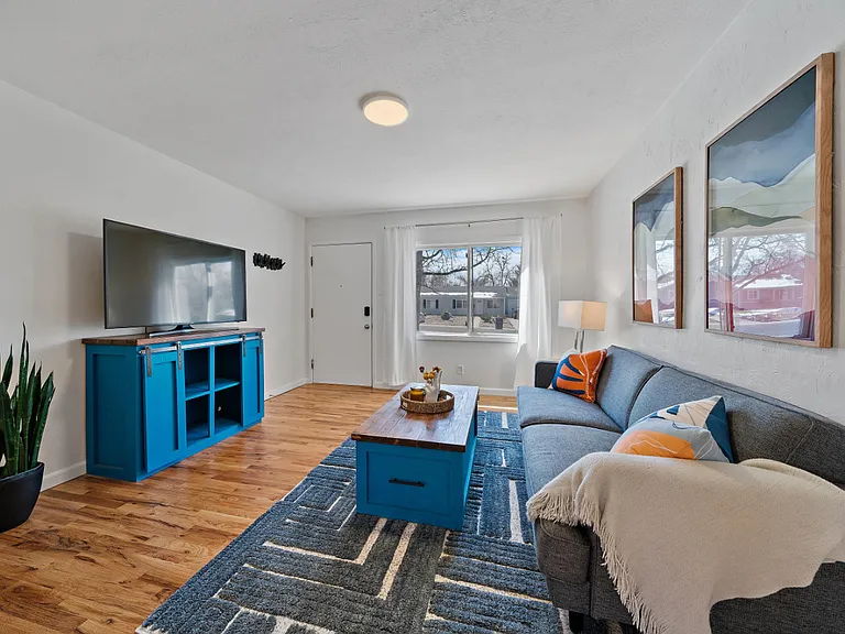 3224 S Elm St — Photo 17