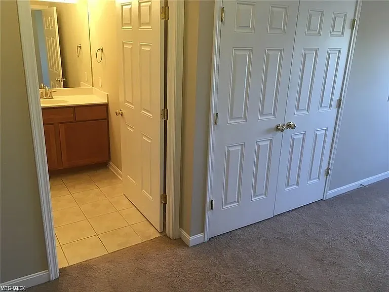 522 Robinwood Ln #E — Photo 10
