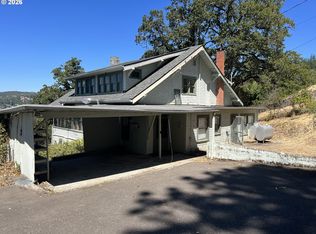 1212 SE Reservoir Ave, Roseburg, OR 97470