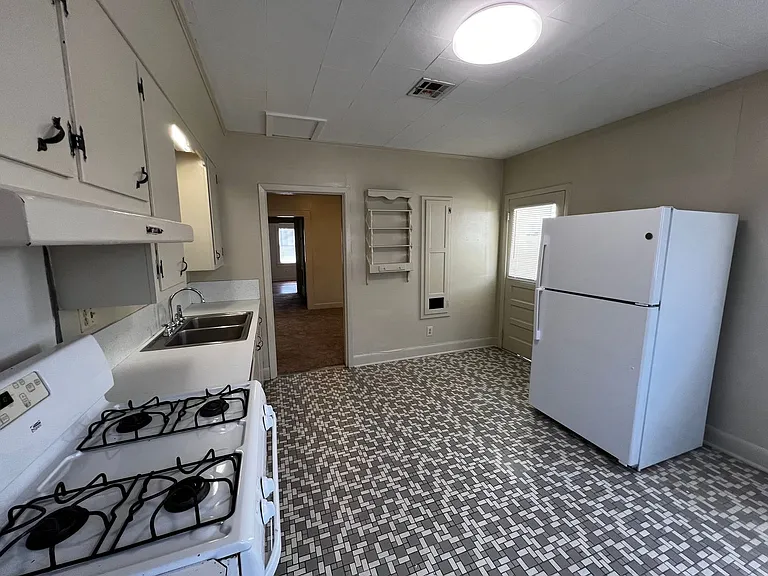 119 Saint Julien Ave — Photo 31