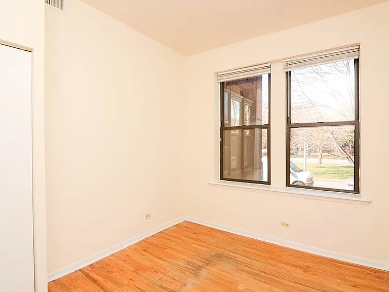 2319 N Kedzie Blvd #F2 — Photo 12