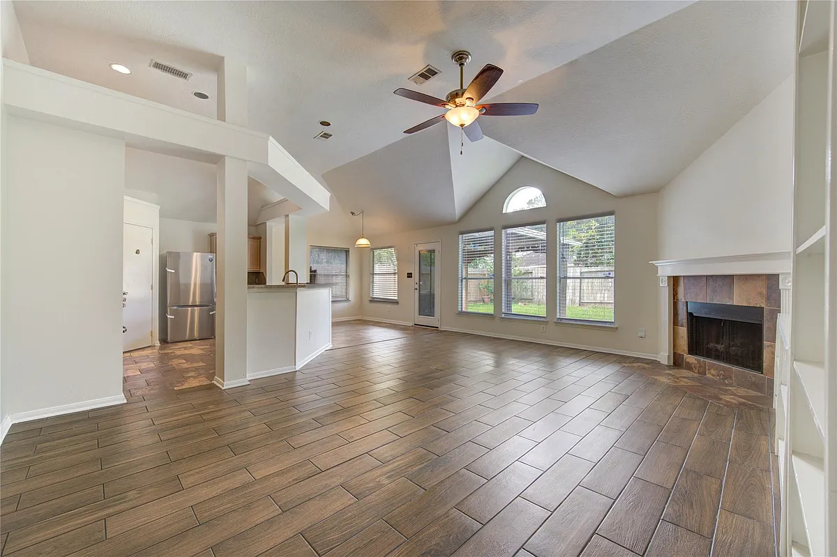 Building Photo - 10622 Lonesome Dove Trl