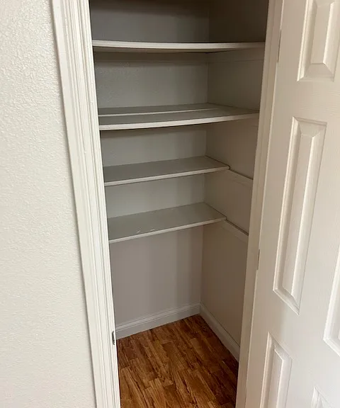6884 Lexington Dr — Photo 21