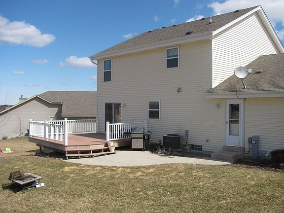 2nd image of 840 Apple Grove Ln