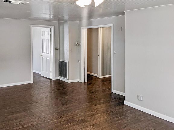 5th image of 111 College St