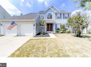 6 Firethorn Ln, Sicklerville, NJ 08081