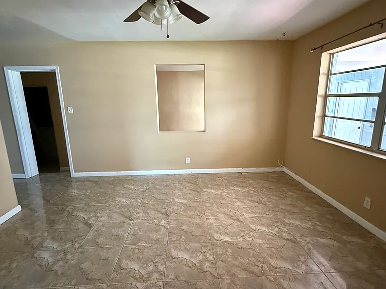 6240 SW 22nd Ct — Photo 13