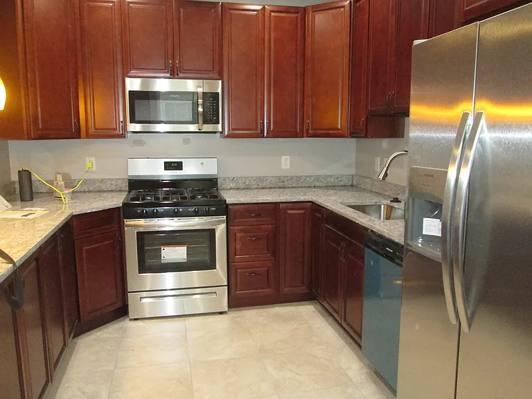 408 W Wilson Blvd — Photo 5