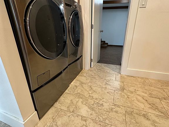 5th image of 6954 Glade Ave #B