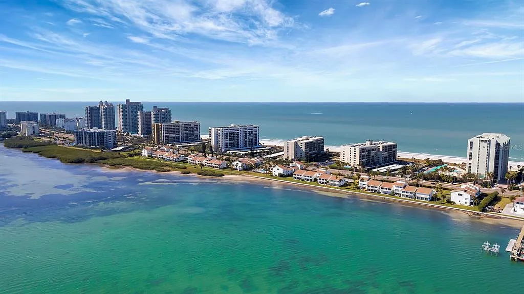 1 bed, 1.5 bath, 760 sqft, $2,300 — Photo 2