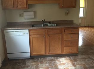 9 Suffield St, Windsor Locks, CT 06096