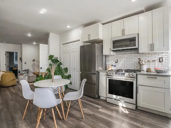 211 1st Street image 3 of 11