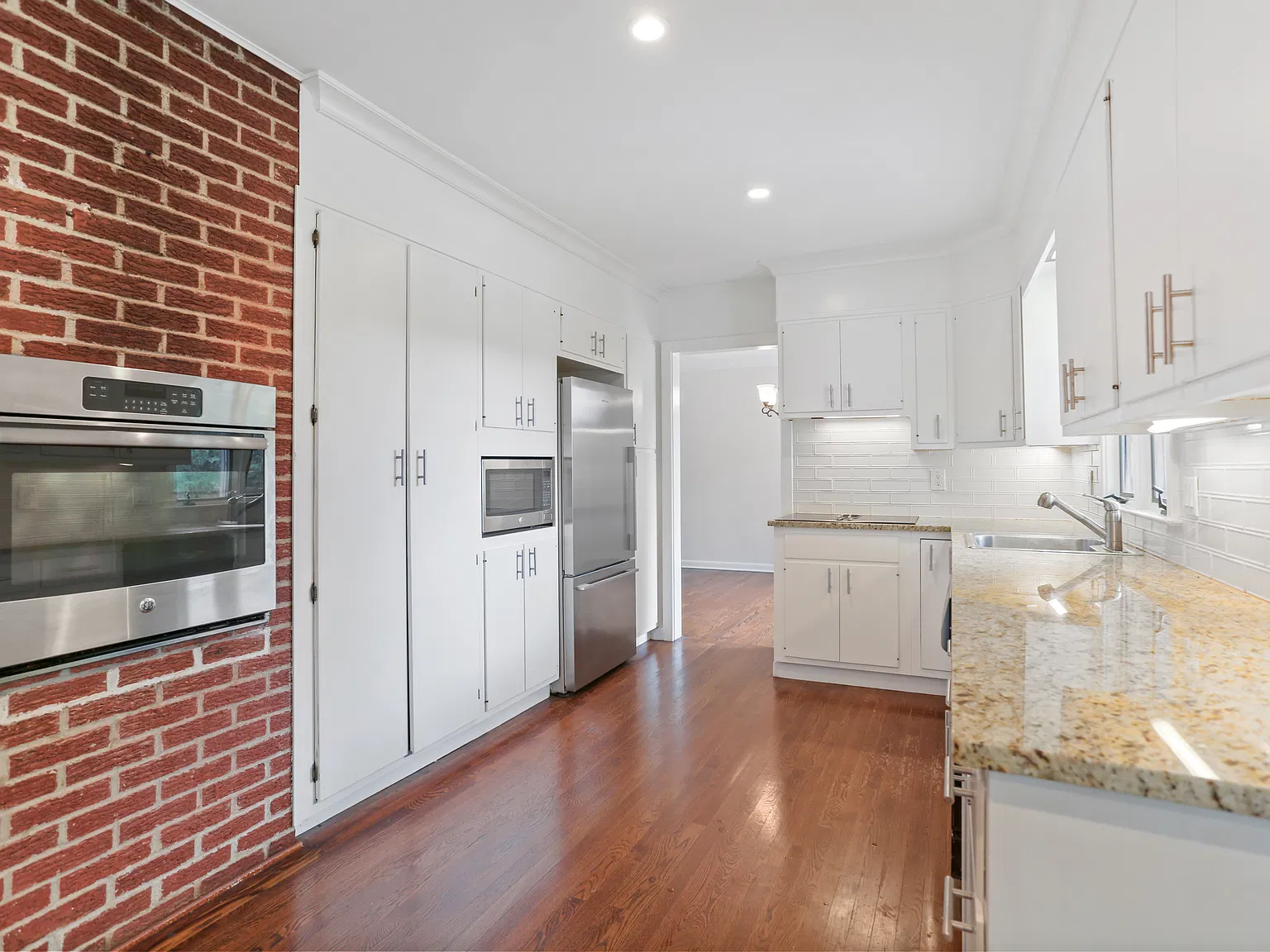 3 bed, 3566 sqft, $6,800 — Photo 3