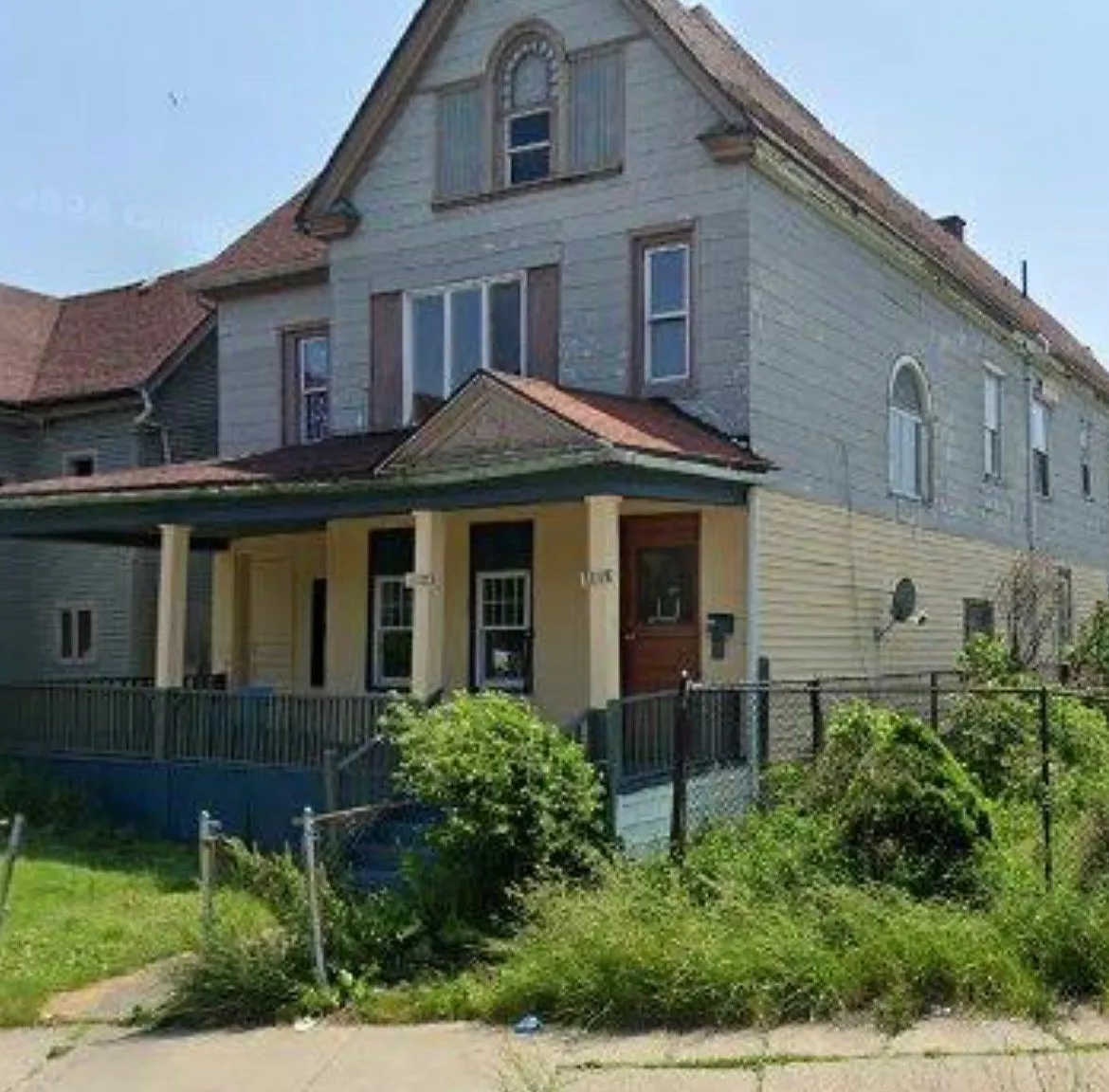 1113 Genesee St — Photo 1