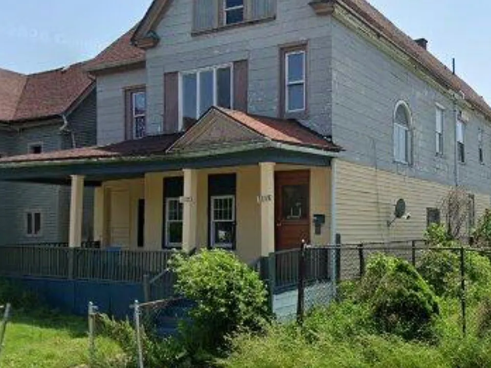1113 Genesee St