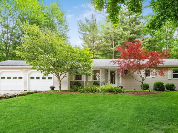 348 Pleasant View Dr NE, Granville, OH 43023