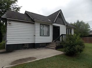 1330 Summerset Dr N, Racine, WI 53406