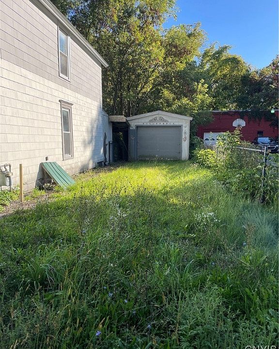 2nd image of 513 Binsse St