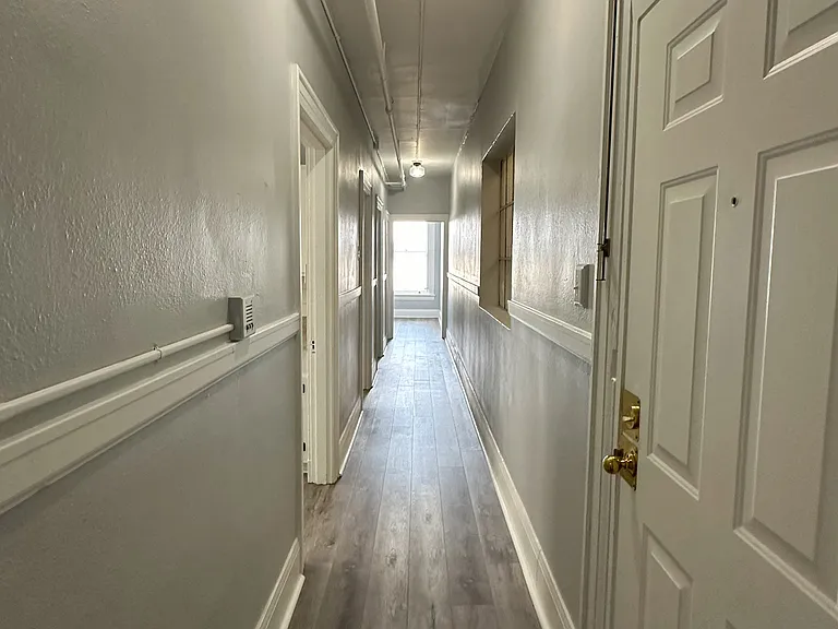 607 E 5th St #15 — Photo 10