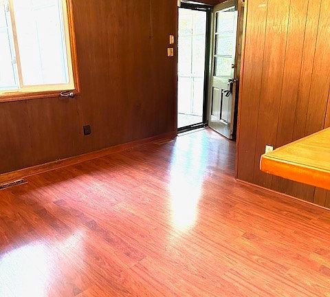 4th image of 5216 Hemlock Rd