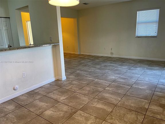 3rd image of 10600 NW 88th St APT 219