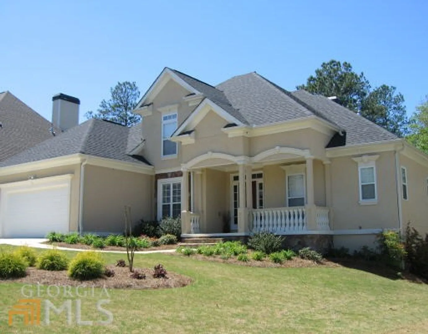 Beautiful 4 bedroom, 2.5 bathroom home In the desirable Avery Park Community in Newnan! Must See! — Photo 1