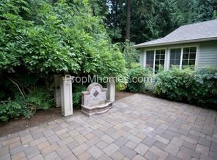 4282 Country Woods Ct, Lake Oswego, OR 97035