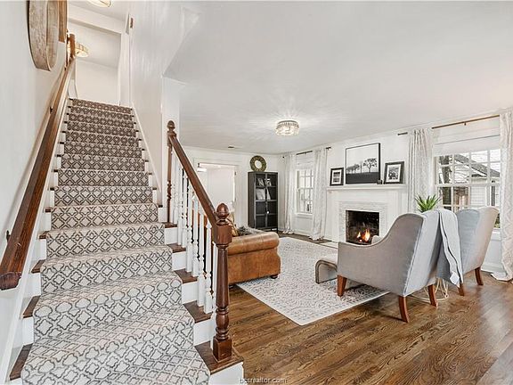 3rd image of 111 Lee Ave