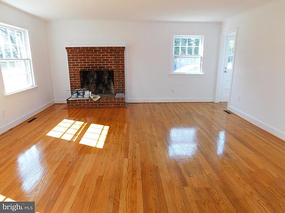 3rd image of 10374 Rectory Ln