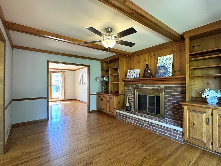 1217 Yorkshire Dr — Photo 8