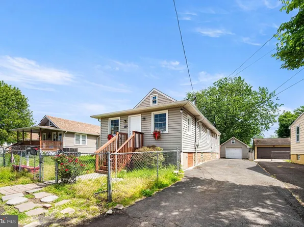 610 Princess Ave, Croydon, PA 19021