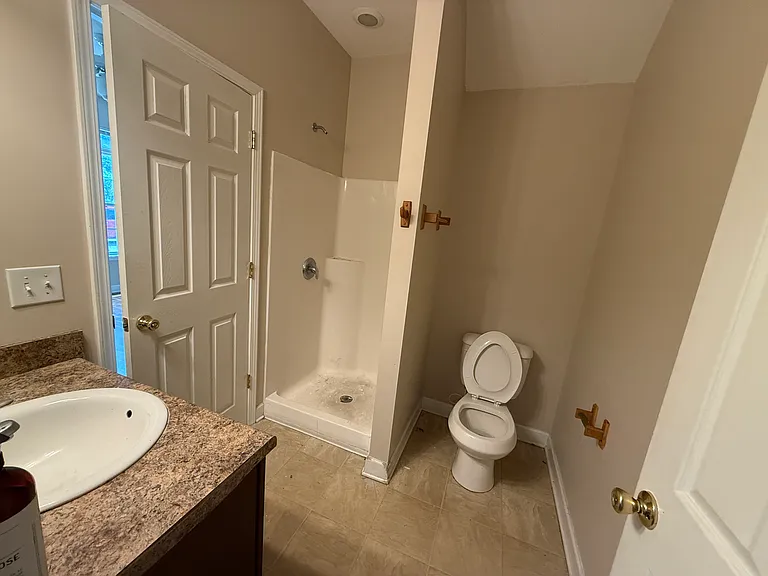 702 Tattnall Dr — Photo 10