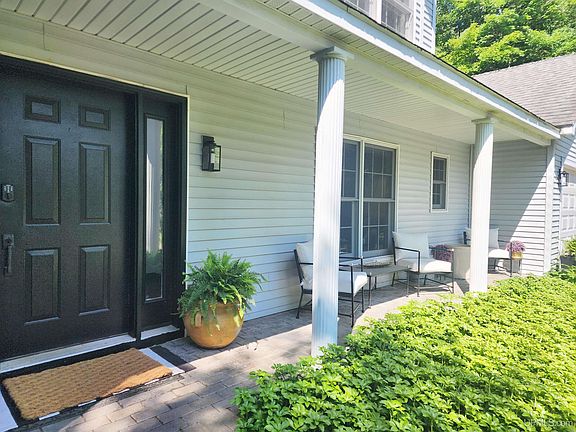 5th image of 1206 Maple Ln