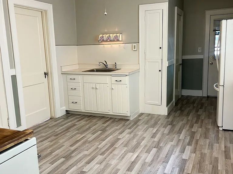 118 Cambridge St — Photo 9