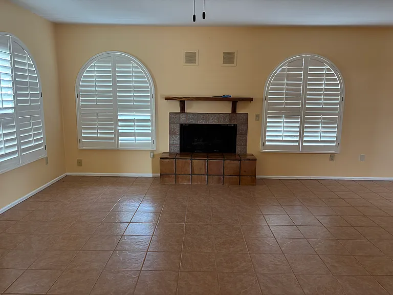 30 W Calle Escudilla — Photo 2