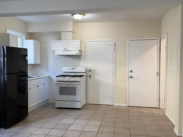 236 Greenwich Ave #5 — Photo 6