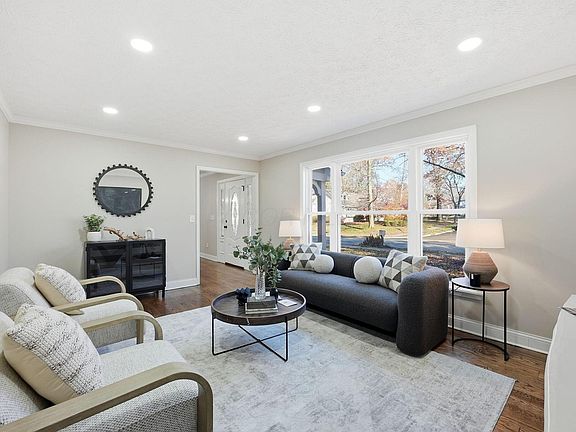 3rd image of 1203 Autumn Creek Cir