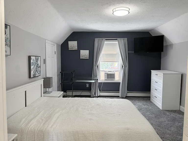 Bedroom 1 (3rd floor)