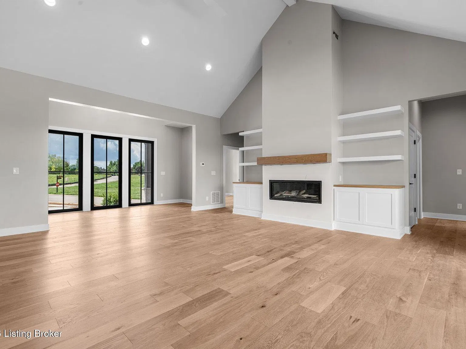 3 bed, 3.5 bath, 2754 sqft, $7,500 — Photo 3