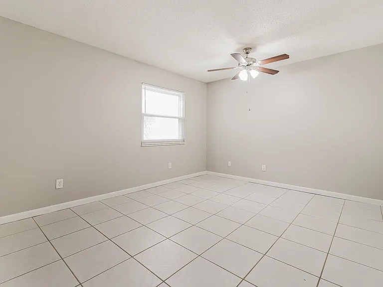 7640 Woodbridge Blvd — Photo 11