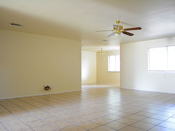 3rd image of 607 Mesquite Cir