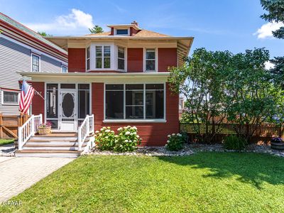 607 5th Ave S, Grand Forks, ND, 58201