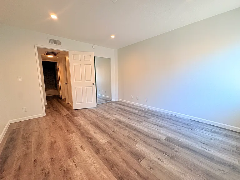 311 E Cedar Ave #210 — Photo 13