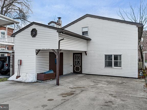 2nd image of 31 E Water St