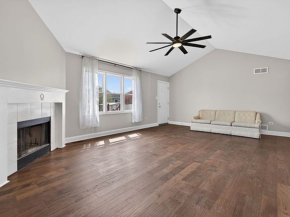 4th image of 1486 Bradley Way