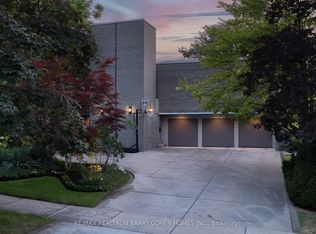 10 Penwood Cres, Toronto, ON M3B 2B9