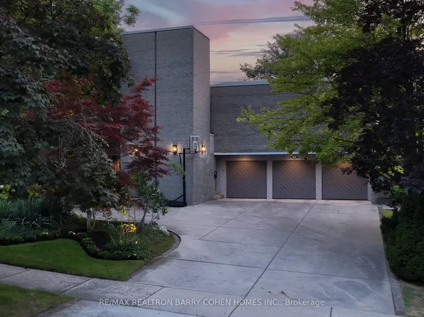 10 Penwood Cres, Toronto, ON M3B 2B9