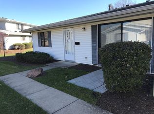 219 Kendrick Ct, Schaumburg, IL 60194