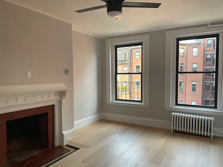 271 Newbury St #6 — Photo 1